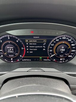 VW Passat Variant 2.0 TDI Highline DIGI budíky - 7