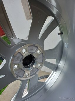 Zimni Originál alu kola skoda octavia rs 4 - 7