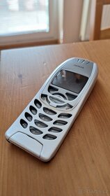 Zachovalý kryt Nokia 6310i + klávesnice - 7