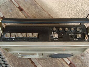 Radiomagnetofon Universum - 7