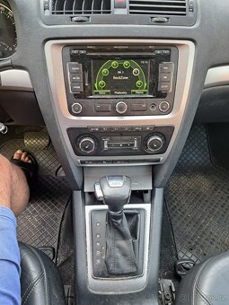 Škoda-Octavia 2,0 TDI - AUTOMAT - 7