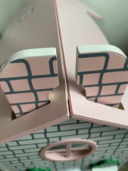 Dřevěný domeček pro panenky - 7