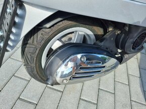 Piaggio Vespa 150 - 7