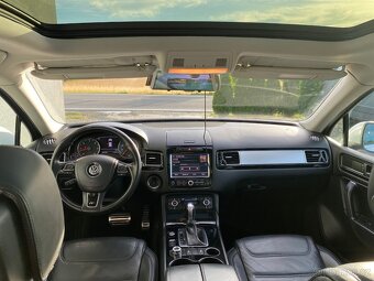 Touareg 3.0tdi R-Line 180kw Tažné 3.5T - 7