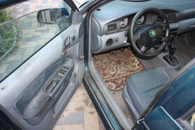 Škoda Octavia 1998 zelená, 1,6 benzín, náhradní díly - 7