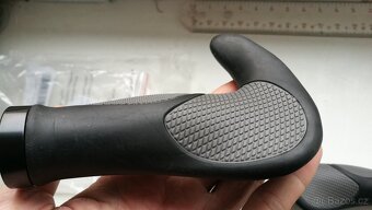 nové Gripy na řidítka ergonomické - 7