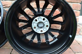 5x114,3 R17 Hliníkové disky Originál Toyota Corolla - 7