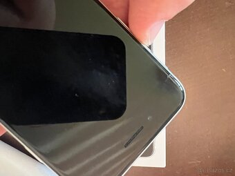 Apple iPhone SE (2020) 64GB bílá barva - 7