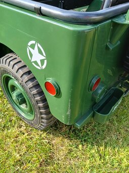 Dětské elektrické auto Jeep 4x4 pro tři děti - 7