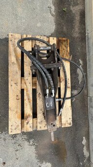Prodám hydraulické kladivo JCB pro 2 - tunové rýpadla 19C - 7