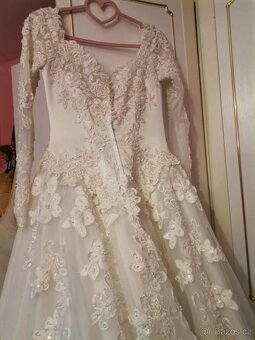 svatebni šaty s vlečkou - 7