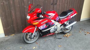 Kawasaki ZZR 600 - 7