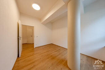 Pronájem bytu 2+kk, 47 m², Uherský Brod - Masarykovo nám. - 7