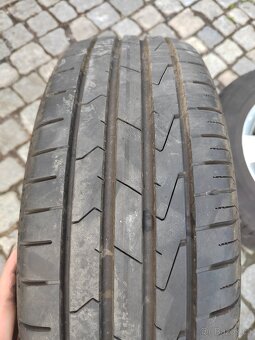Prodám orig alu 15 škoda Octavia 2 5x112 ET 47 letní pneu - 7