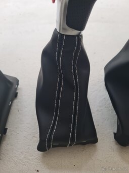 Radiaca páka pre DSG automat AUDI / čierna biela červená nit - 7