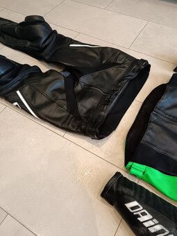 Dainese Racing-Pánská kožená moto kombinéza, dvoudílná - 7