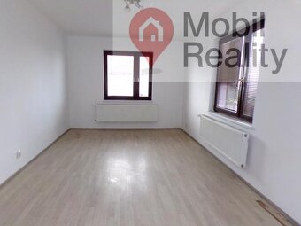 Dvoupodlažní rodinný dům s pozemkem po částačné rekonstrukci - 7