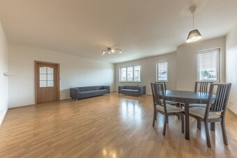 Prodej bytu 77,4 m2 s lodžií a garáž.stáním v Úvalech - 7