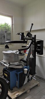 Zouvačka s pomocným ramenem a vyvažovacka 3D,automaty - 7