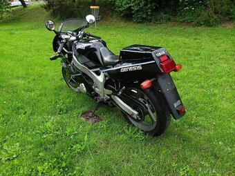 Yamaha FZR 600 - 7