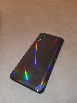 Samsung Galaxy A70 A705F Dual SIM + dámské 7 ks kryty - 7