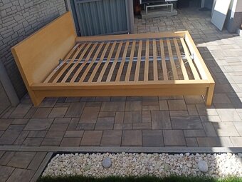 Prodám manželskou postel 160cm x 200cm - 7