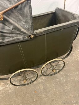 Historický kočárek pro panenku (137017) - 7