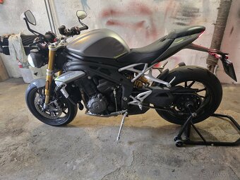 Triumph speed triple 1200rs - 7
