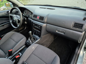 Škoda Octavia Combi 1.6i 75kW TOUR Ambiente - 7