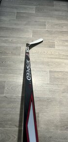 Hokejka CCM Jetspeed 440 flex 65 R 29, práva - nová - 7
