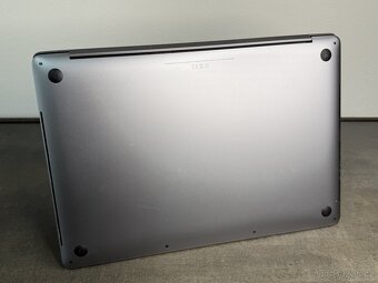 MacBook Pro 16'' 2019 i7 / 16GB / 512GB SSD / Space Gray - 7
