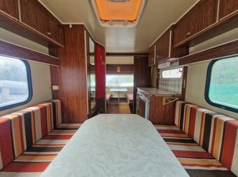 Karavan Wilk - 7