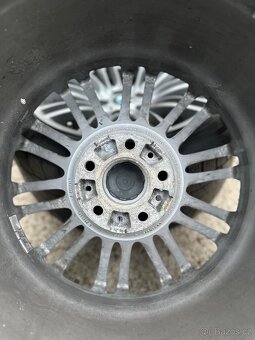 Kola BMW E90 M3 - 7