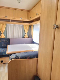 Obytný přívěs-karavan Hobby 400 deluxe Easy s pojezdem. - 7