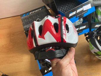 Dětská cyklistická inmoldová přilba Pro-T model Toledo -NOVÁ - 7