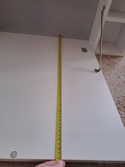 bílá závěsná skříňka - domácí kancelář - 7