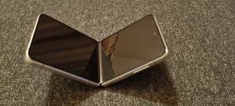 Galaxy Z Flip5 Maison Margiela PARIS 8GB/512GB - 7