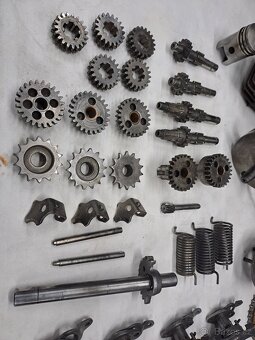 Jawa 50 pionýr typ 550/555 /05/20/21/23/mustang/fichtl/paŕez - 7