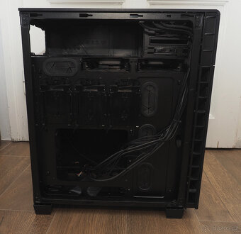 PC bedna Corsair Carbide 600q - 7