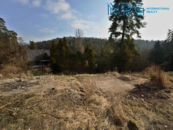 Stavební pozemek 1071 m2 v Hrusicích - 7