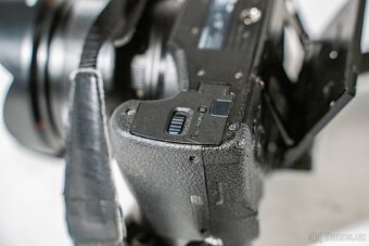Sony RX10 II s 24-200mm objektivem F2,8 - 7