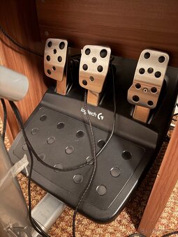 Xbox series X 1TB, Volant, Křeslo, Sluchátka - 7