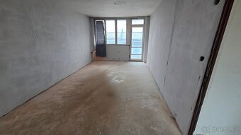 Byt 3+1 (69 m²) s garáží v Lesné u Tachova k rekonstrukci - 7