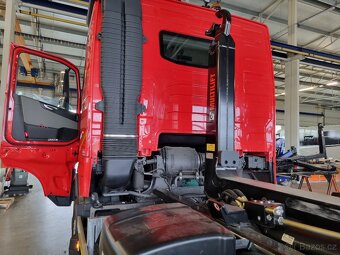 NOVÉ VOLVO FH 500 6x2 NOSIČ KONTEJNERU MULTILIFT - 7