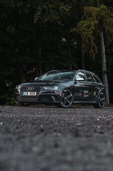 Audi RS4 Avant, V8 - 7