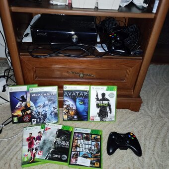 Herní konzole Xbox 360 Slim 7 her 250gb HDD + 2 ovladače a - 7