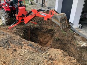 Traktorový zadní podkop BH - 7600, Podkop za traktor. Bagr. - 7
