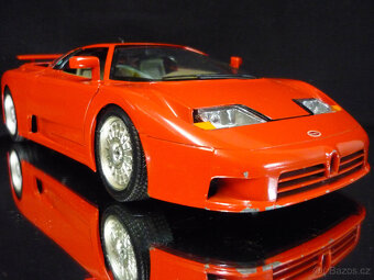Bugatti EB110 červené Bburago 1/18 - 7