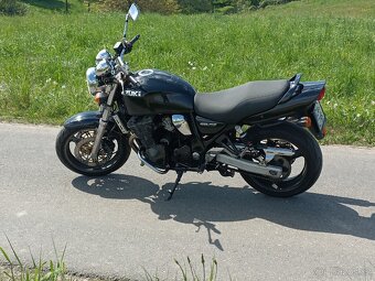 Suzuki GSX 750 Inazuma - 7