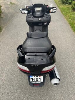 Suzuki Burgman 650 - 7